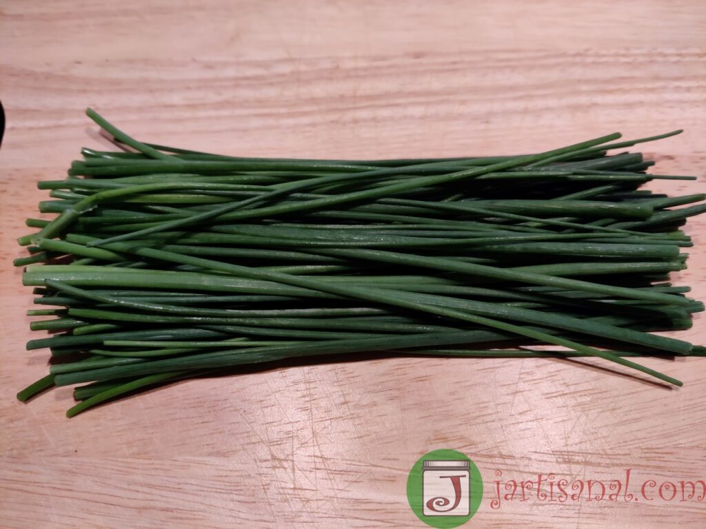 bunch of chives