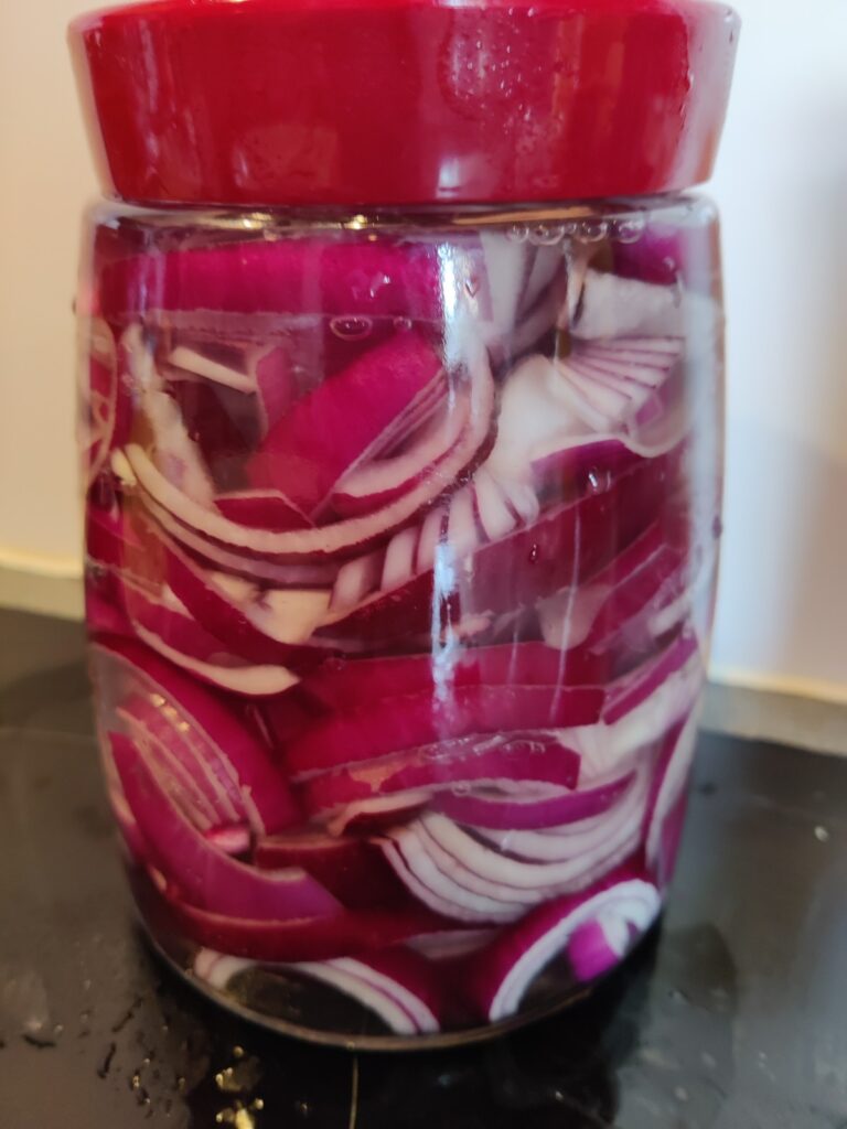 Red onions fermenting